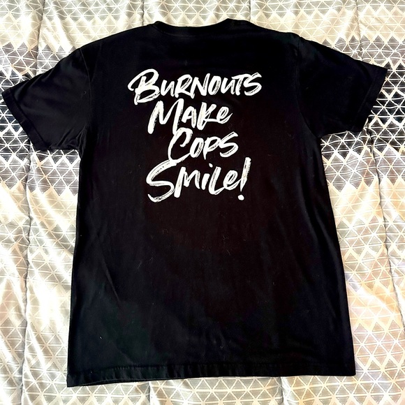 Kareless “Burnouts Make Cops Smile” T-shirt Unisex Size Medium - Picture 1 of 6